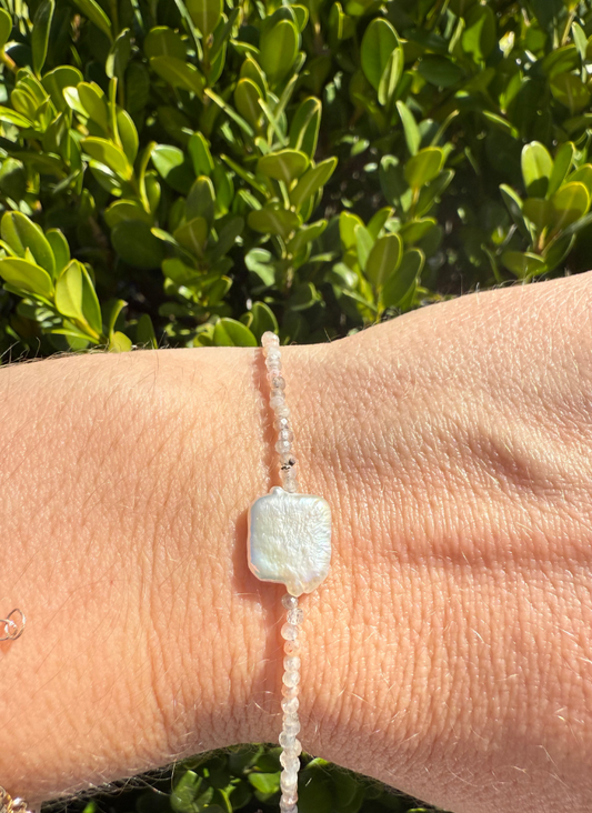 Labradorite and Pearl Bracelet